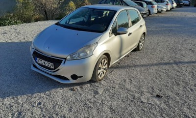 Peugeot 208  1,6 HDI